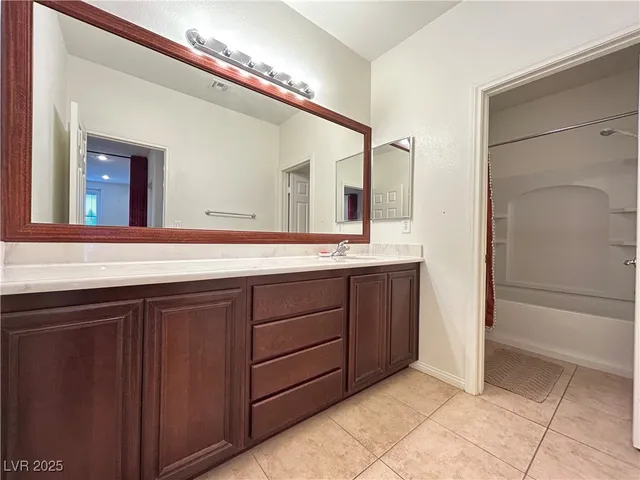 $2,900 | 5553 Fairmeade Way, Las Vegas, NV 89135