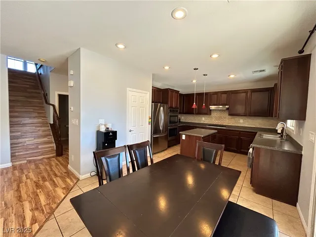 $2,900 | 5553 Fairmeade Way, Las Vegas, NV 89135