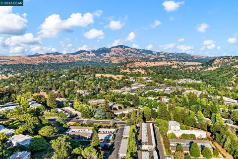 $830,000 | 2100 Golden Rain Road, Unit 3, Walnut Creek, CA 94595
