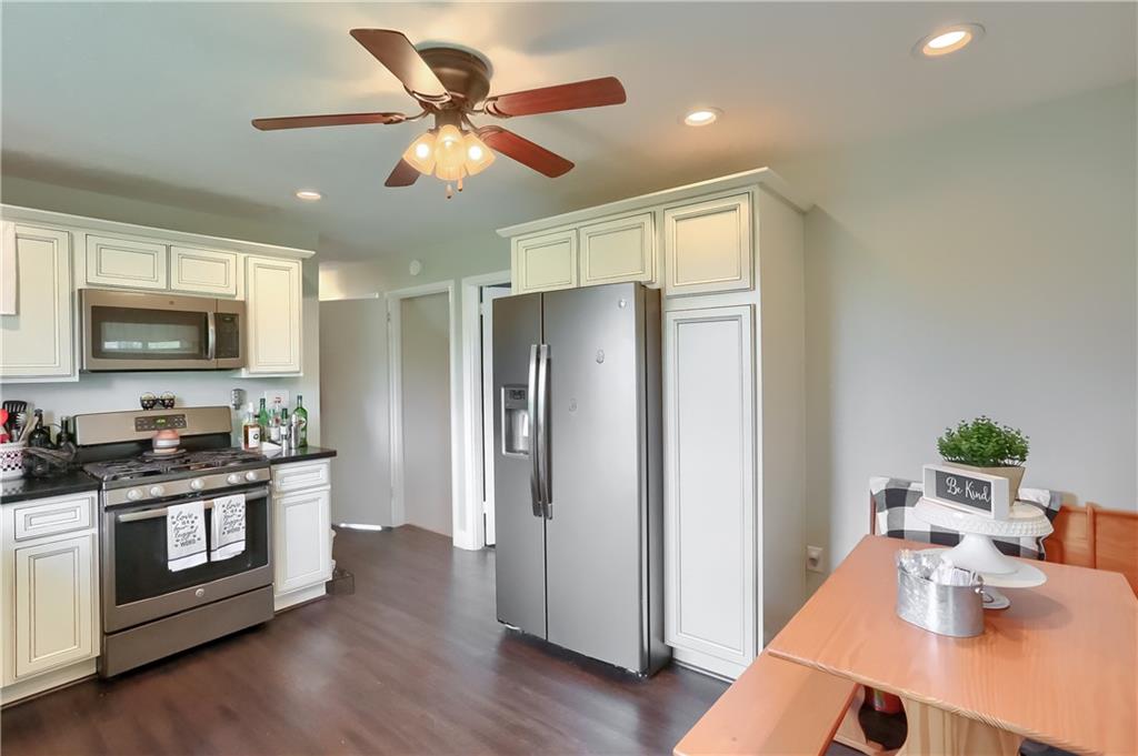 511 Gas Valley Road Georgetown, PA 15043 - Photo 10 of 25