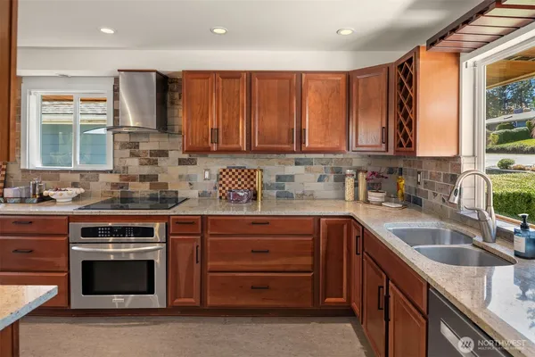 $1,050,000 | 11544 24th Avenue Northeast, Seattle, WA 98125