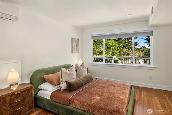 $1,050,000 | 11544 24th Avenue Northeast, Seattle, WA 98125