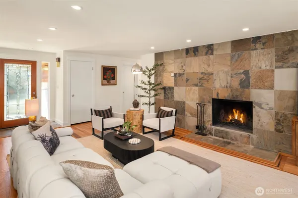 $1,050,000 | 11544 24th Avenue Northeast, Seattle, WA 98125