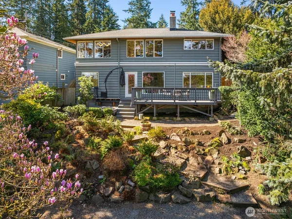 $1,050,000 | 11544 24th Avenue Northeast, Seattle, WA 98125