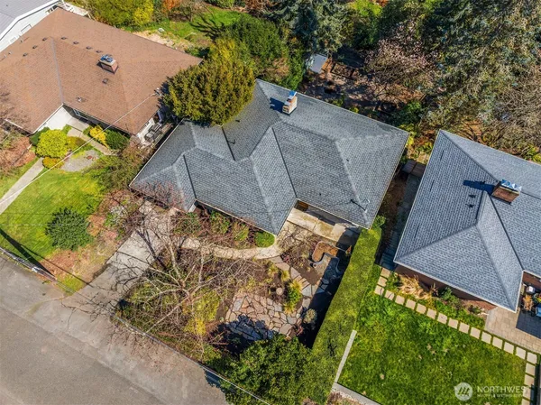 $1,050,000 | 11544 24th Avenue Northeast, Seattle, WA 98125