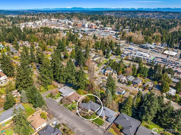 $1,050,000 | 11544 24th Avenue Northeast, Seattle, WA 98125