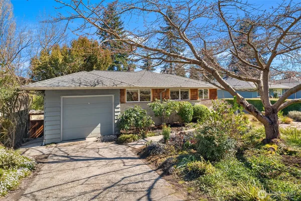 $1,050,000 | 11544 24th Avenue Northeast, Seattle, WA 98125