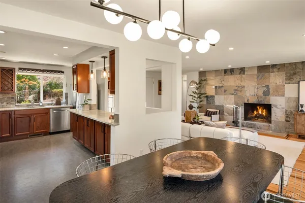 $1,050,000 | 11544 24th Avenue Northeast, Seattle, WA 98125