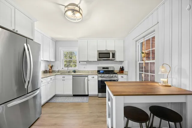 $559,900 | 60 Robert Street, Dracut, MA 01826