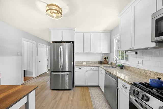 $559,900 | 60 Robert Street, Dracut, MA 01826