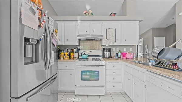 $374,999 | 15711 Garnet Cove, Victorville, CA 92394