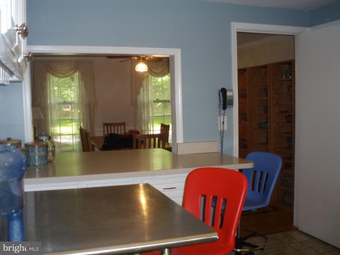 10705 Seneca Spring Way Gaithersburg, MD 20886 - Photo 7 of 28 Kitchen view of Dining Room