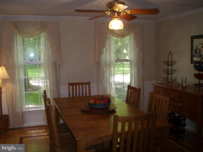 10705 Seneca Spring Way Gaithersburg, MD 20886 - Photo 10 of 28 Separate Dining Room