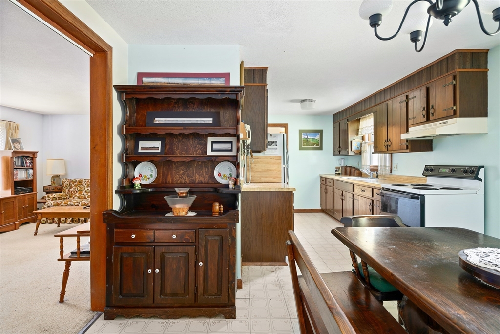 10 Concord Drive Easthampton, MA 01027 - Photo 14 of 26