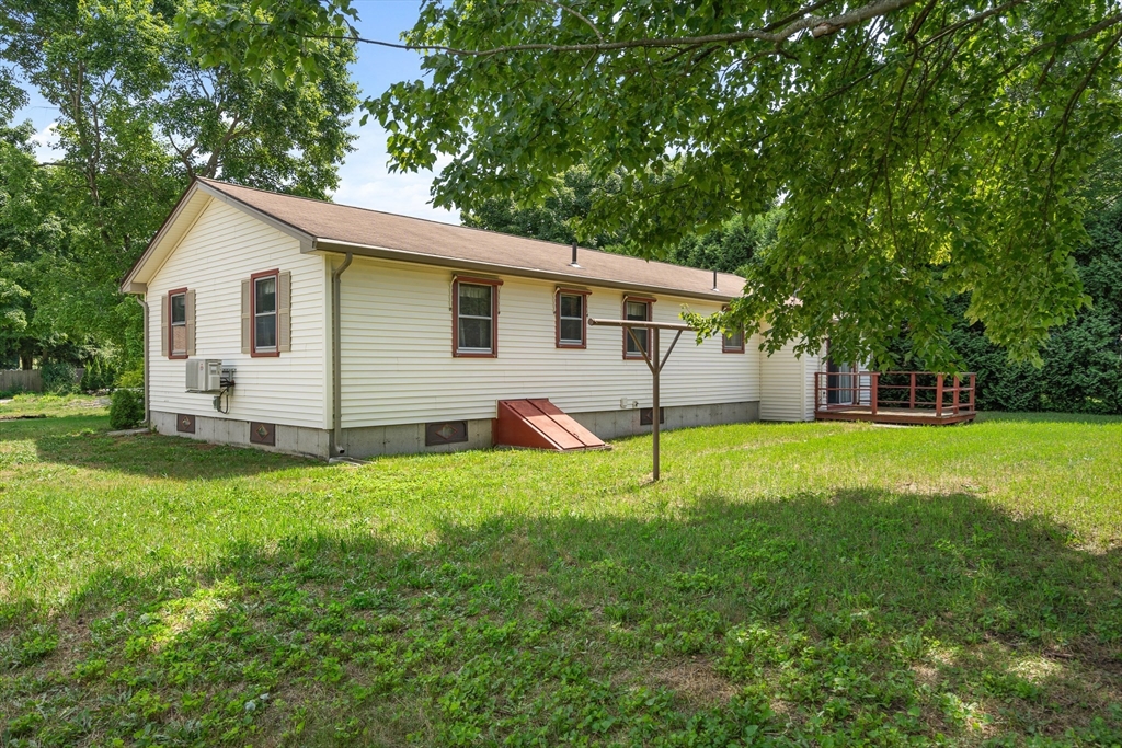 10 Concord Drive Easthampton, MA 01027 - Photo 5 of 26