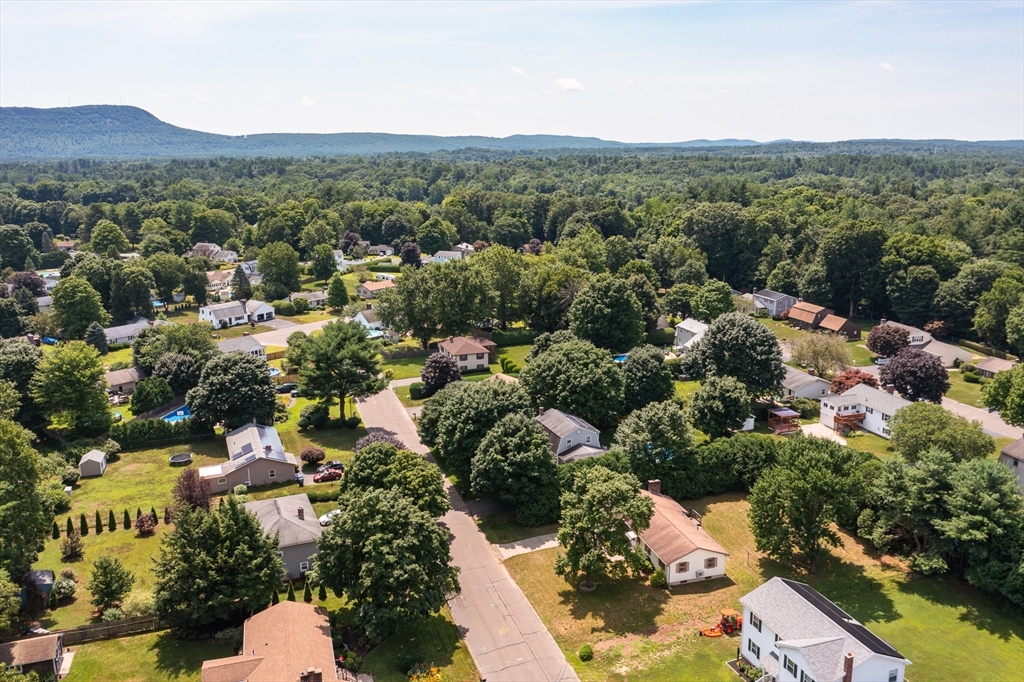 10 Concord Drive Easthampton, MA 01027 - Photo 7 of 26