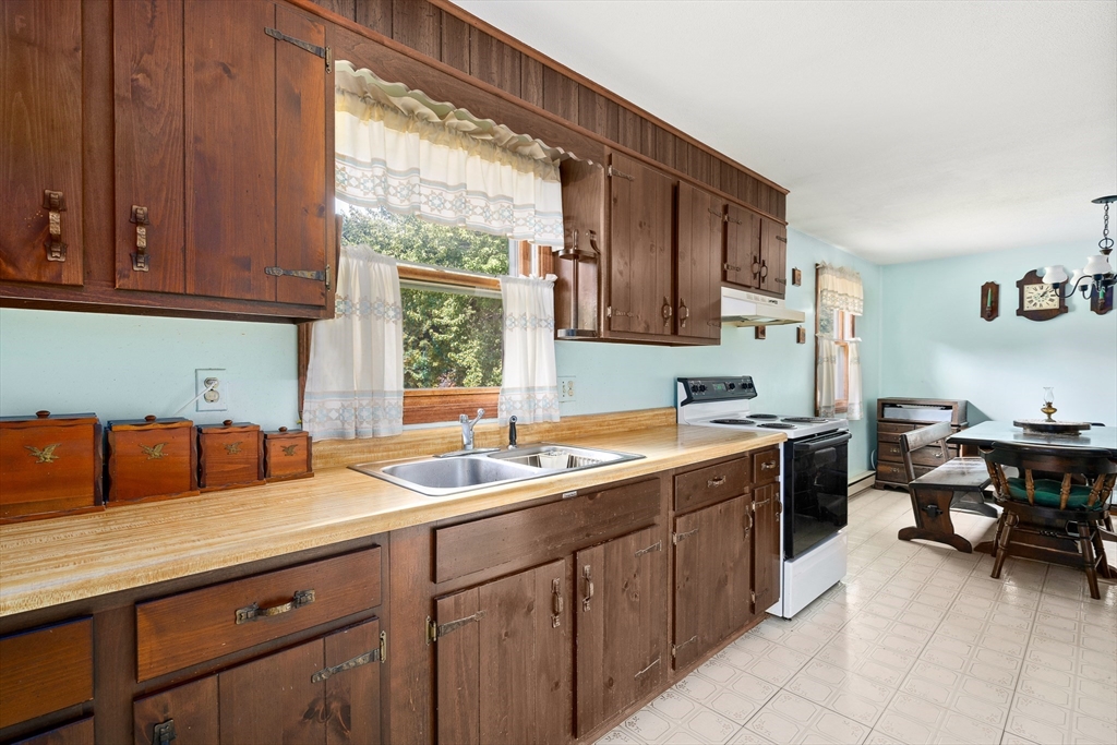 10 Concord Drive Easthampton, MA 01027 - Photo 8 of 26