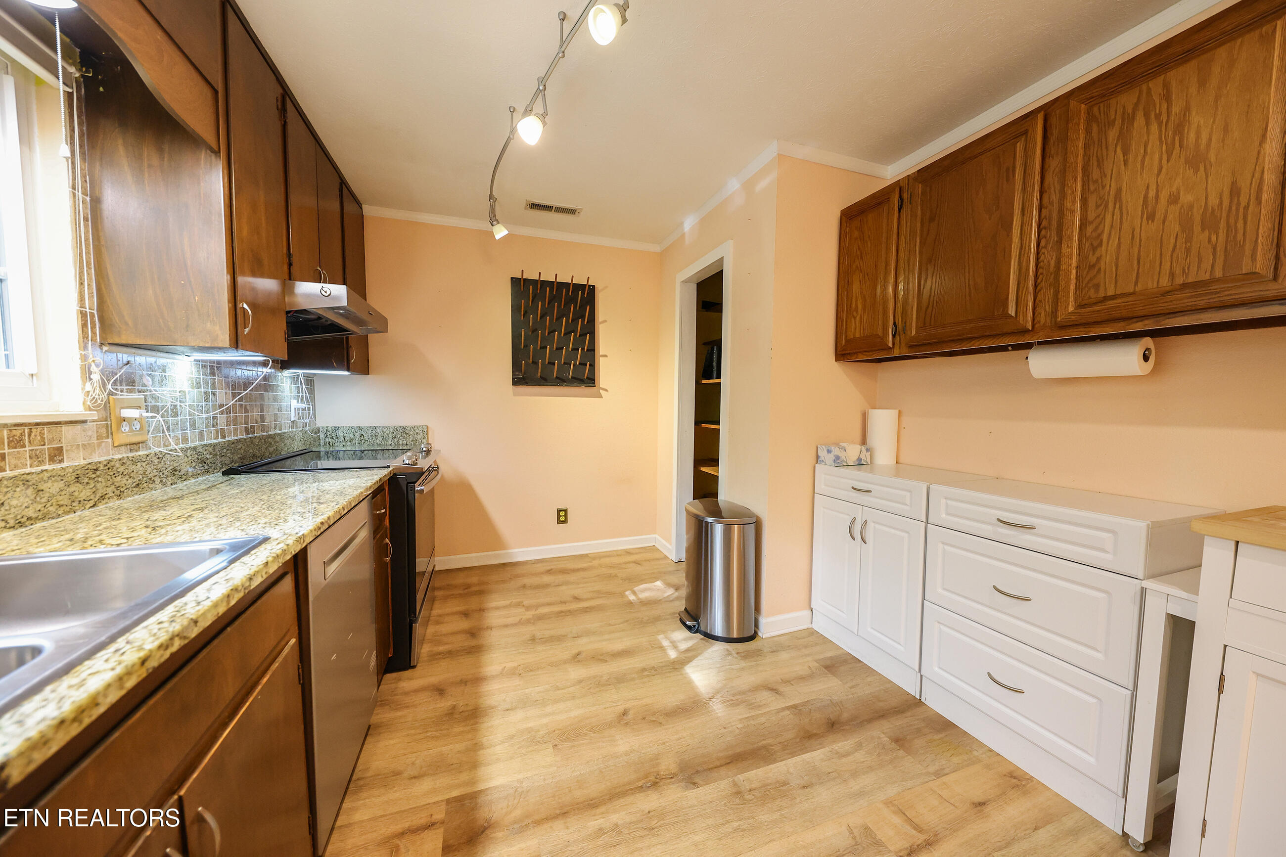 102 Norway Lane Oak Ridge, TN 37830 - Photo 12 of 40 9n179A4488 copy