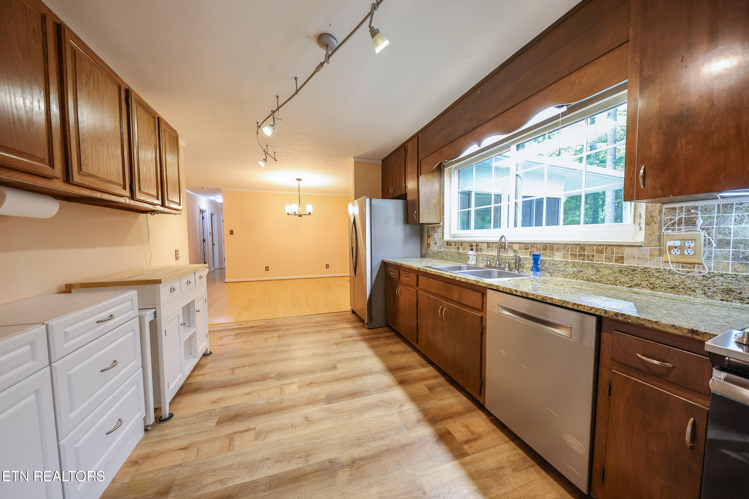 102 Norway Lane Oak Ridge, TN 37830 - Photo 13 of 40 10n179A4489 copy