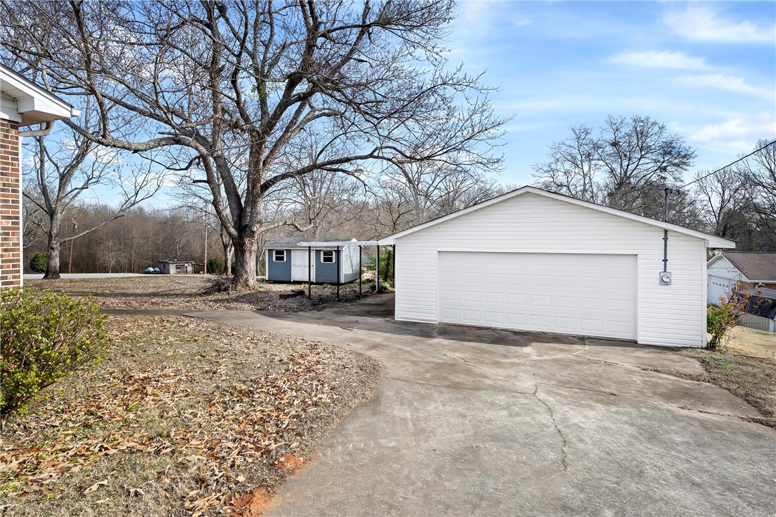 216 Wilson Road Greer, SC 29650 - Photo 3 of 36