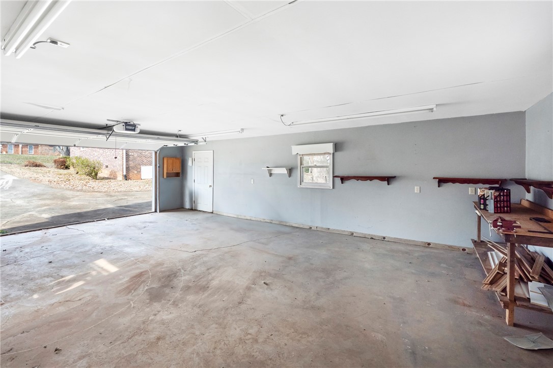 216 Wilson Road Greer, SC 29650 - Photo 5 of 36