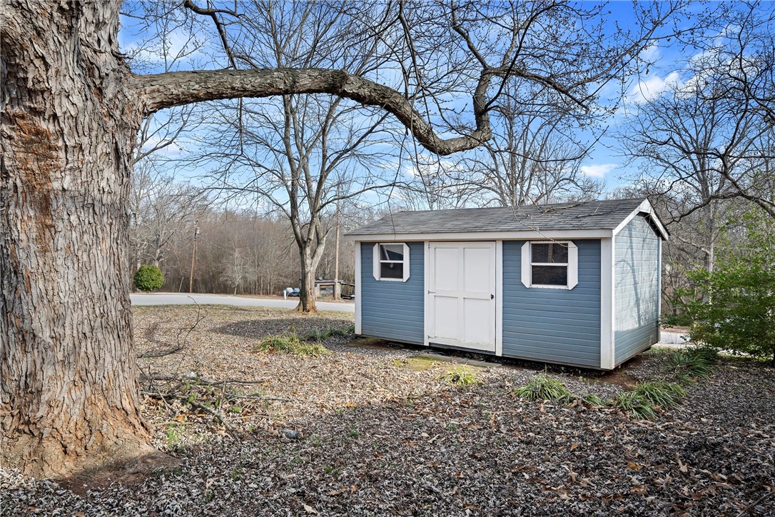 216 Wilson Road Greer, SC 29650 - Photo 8 of 36