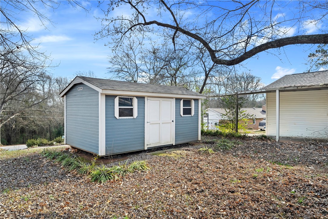 216 Wilson Road Greer, SC 29650 - Photo 9 of 36