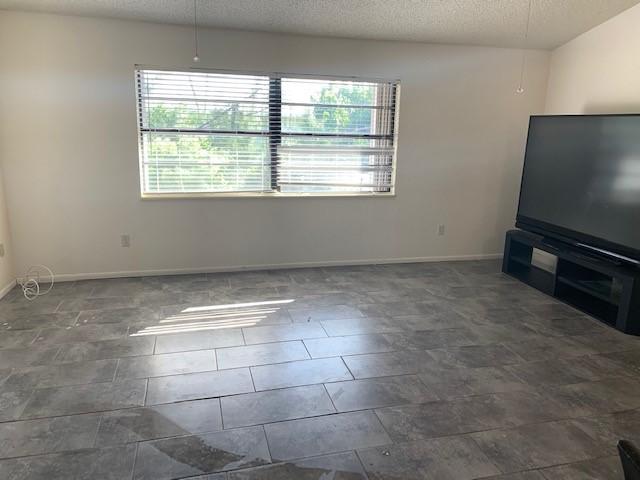 55 Lobstertail Road Big Pine Key, FL 33043 - Photo 19 of 25 Large Entertaining area