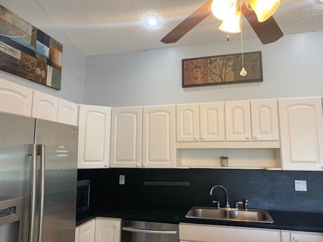 55 Lobstertail Road Big Pine Key, FL 33043 - Photo 20 of 25 Kitchen