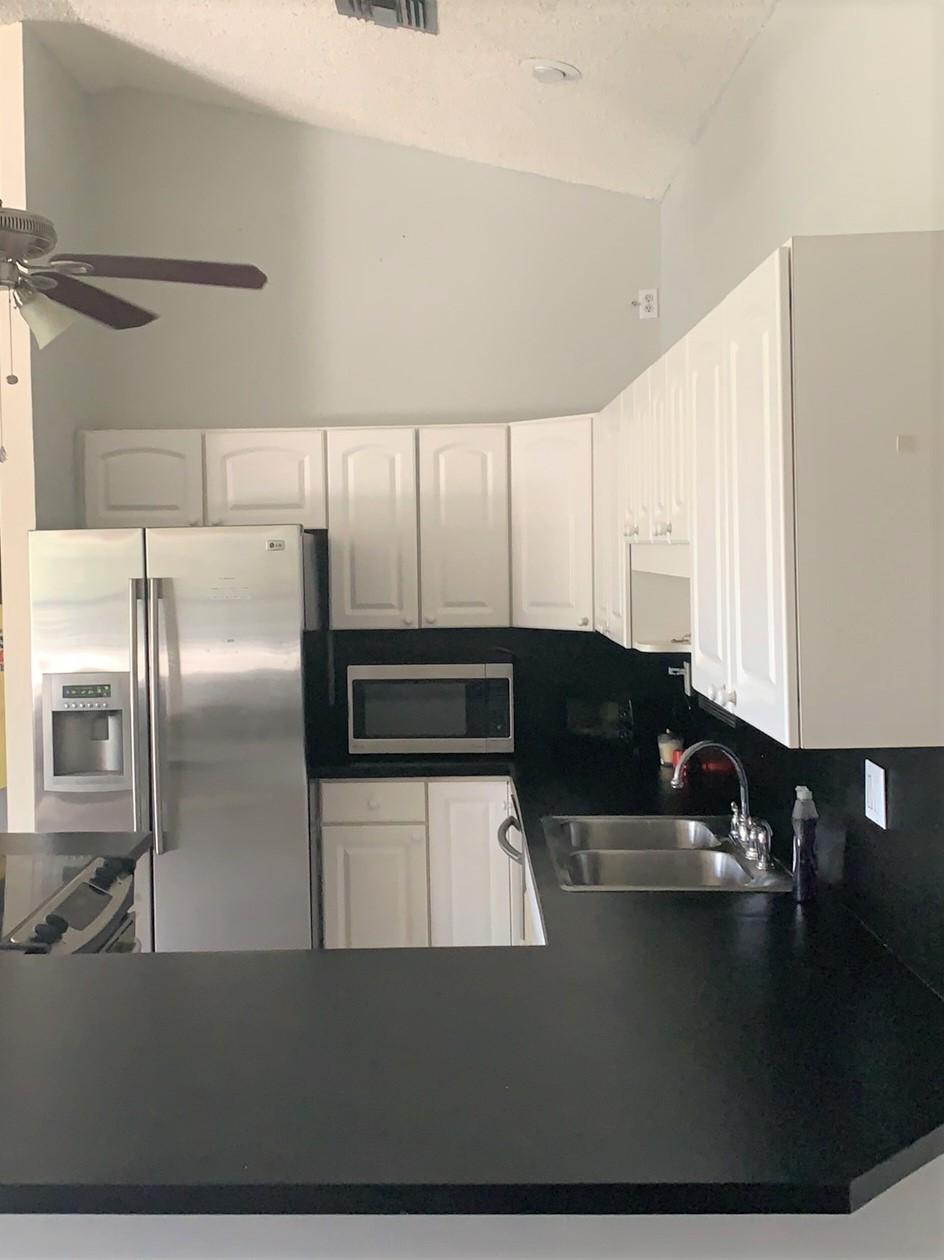 55 Lobstertail Road Big Pine Key, FL 33043 - Photo 22 of 25 Kitchen