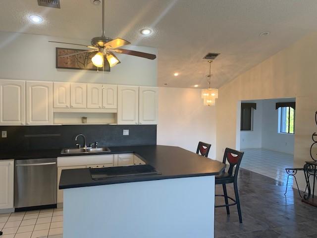 55 Lobstertail Road Big Pine Key, FL 33043 - Photo 8 of 25 Kitchen/Dining/livingroom area
