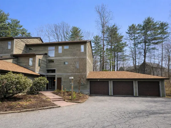 $335,000 | 71 East Redrock Drive, Unit 103, Burlington, VT 05401