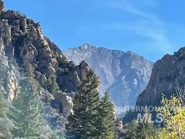 $750,000 | Badger Creek, Howe, ID 83244