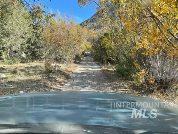 $750,000 | Badger Creek, Howe, ID 83244