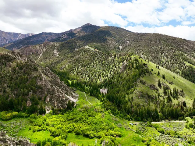 $750,000 | Badger Creek, Howe, ID 83244