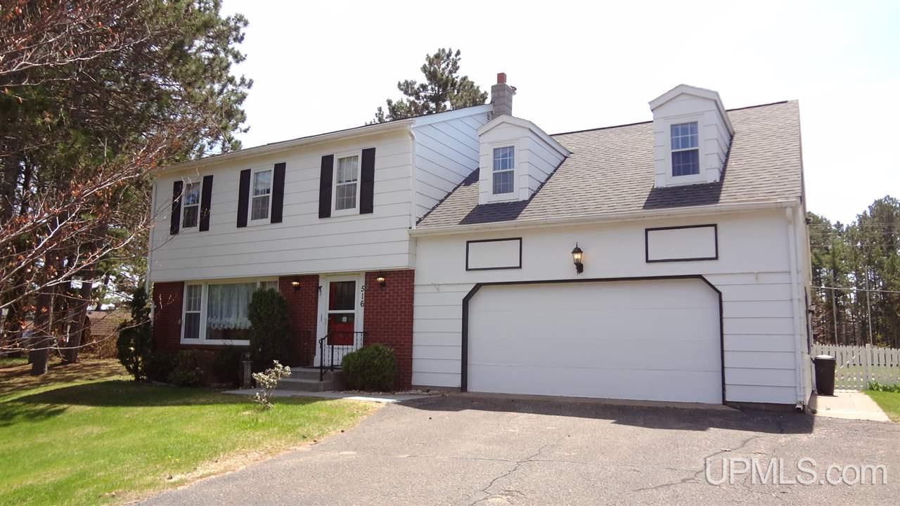 516 Riverside Road Marquette, MI 49855 - Photo 1 of 36