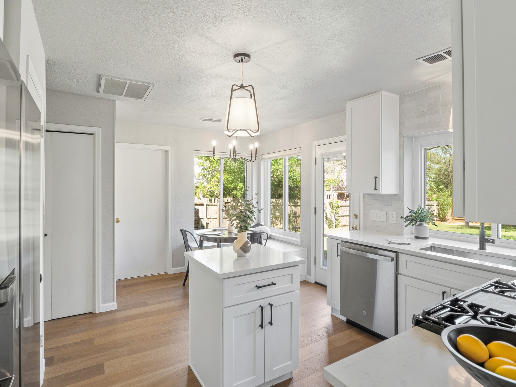 6420 Wareham Lane Austin, TX 78739 - Photo 7 of 34