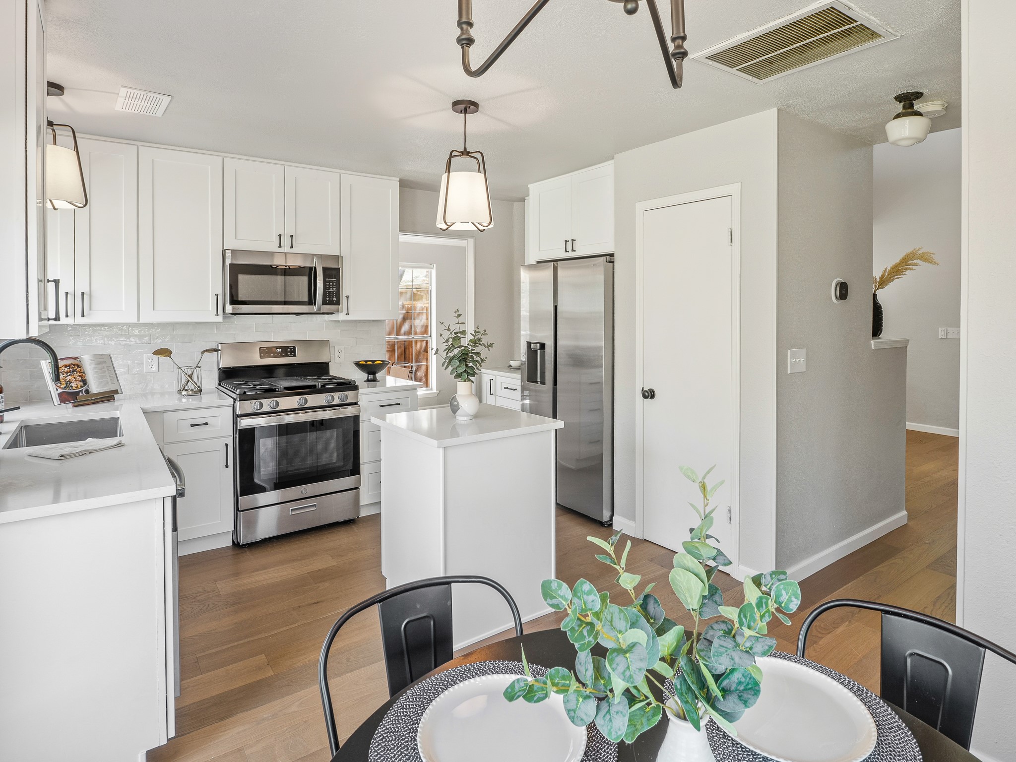 6420 Wareham Lane Austin, TX 78739 - Photo 8 of 34