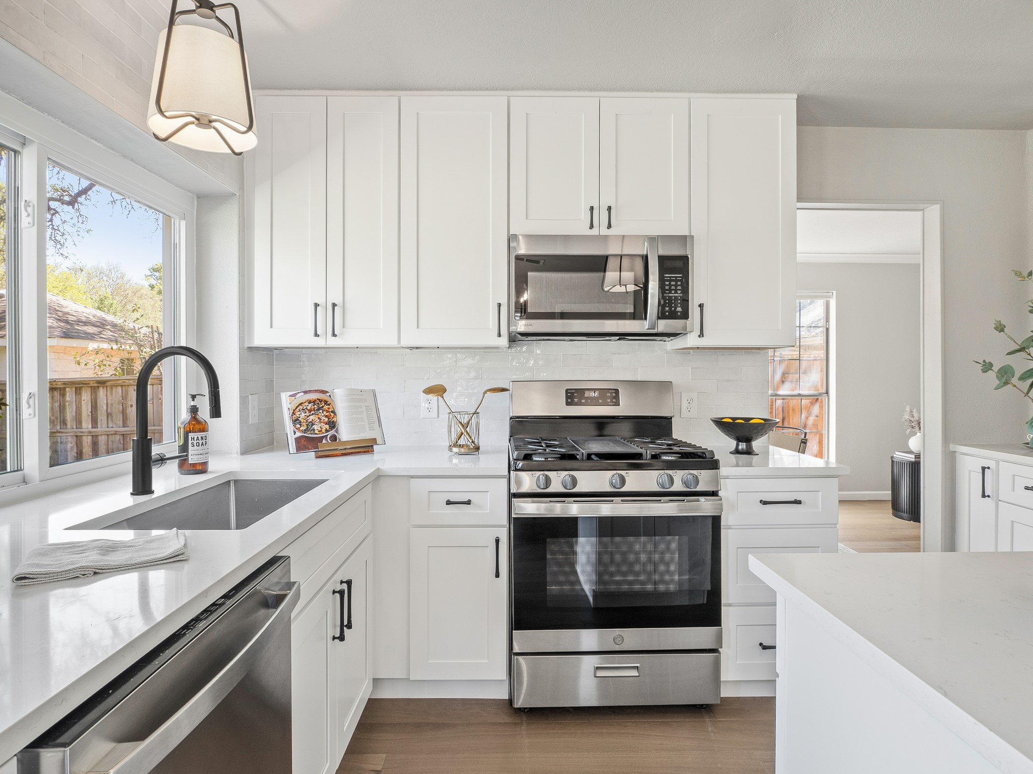 6420 Wareham Lane Austin, TX 78739 - Photo 9 of 34