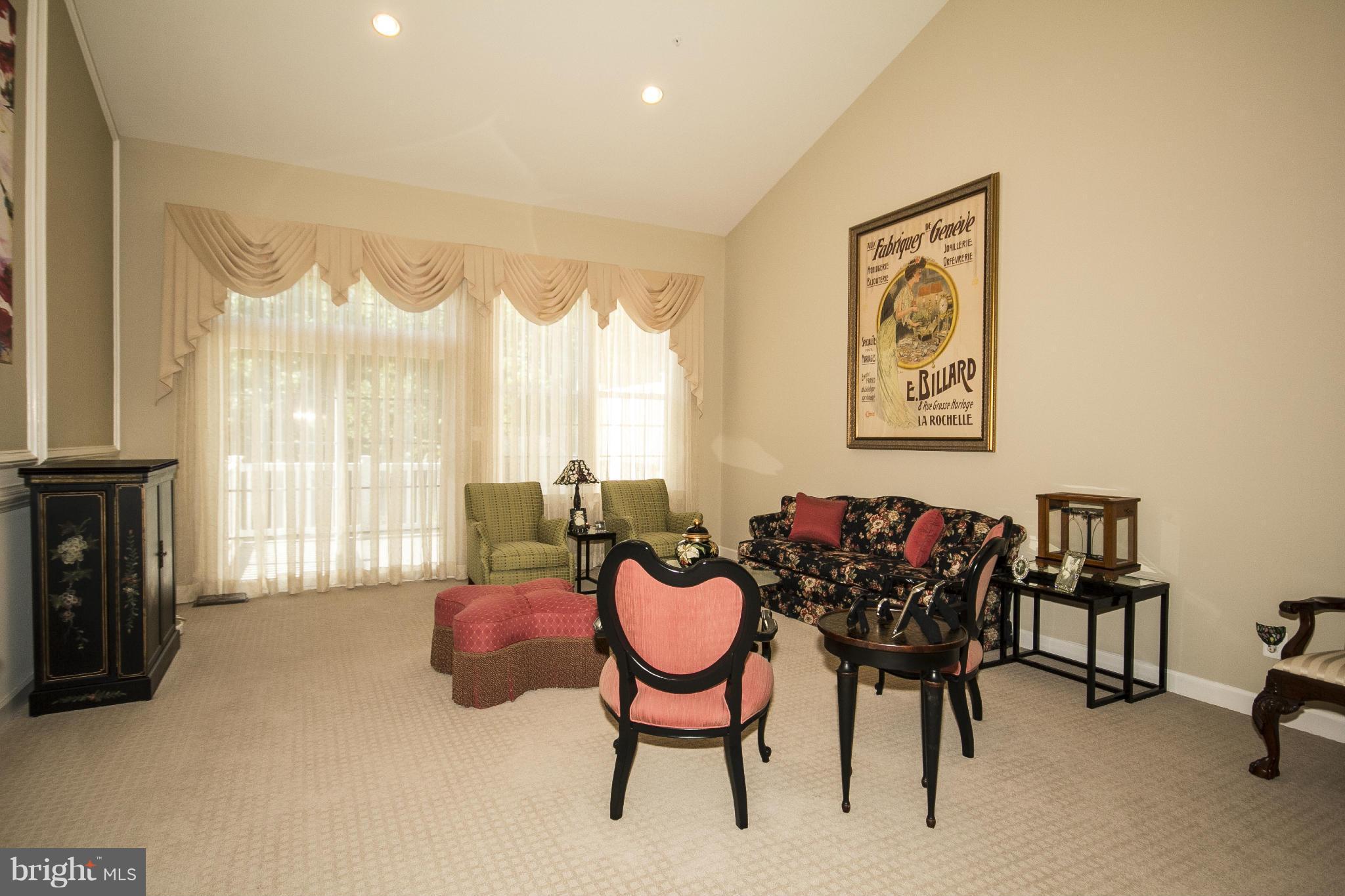 8347 Meadowsweet Road Baltimore, MD 21208 - Photo 11 of 28 Living Room