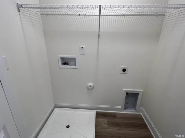 a view of bathroom with shower