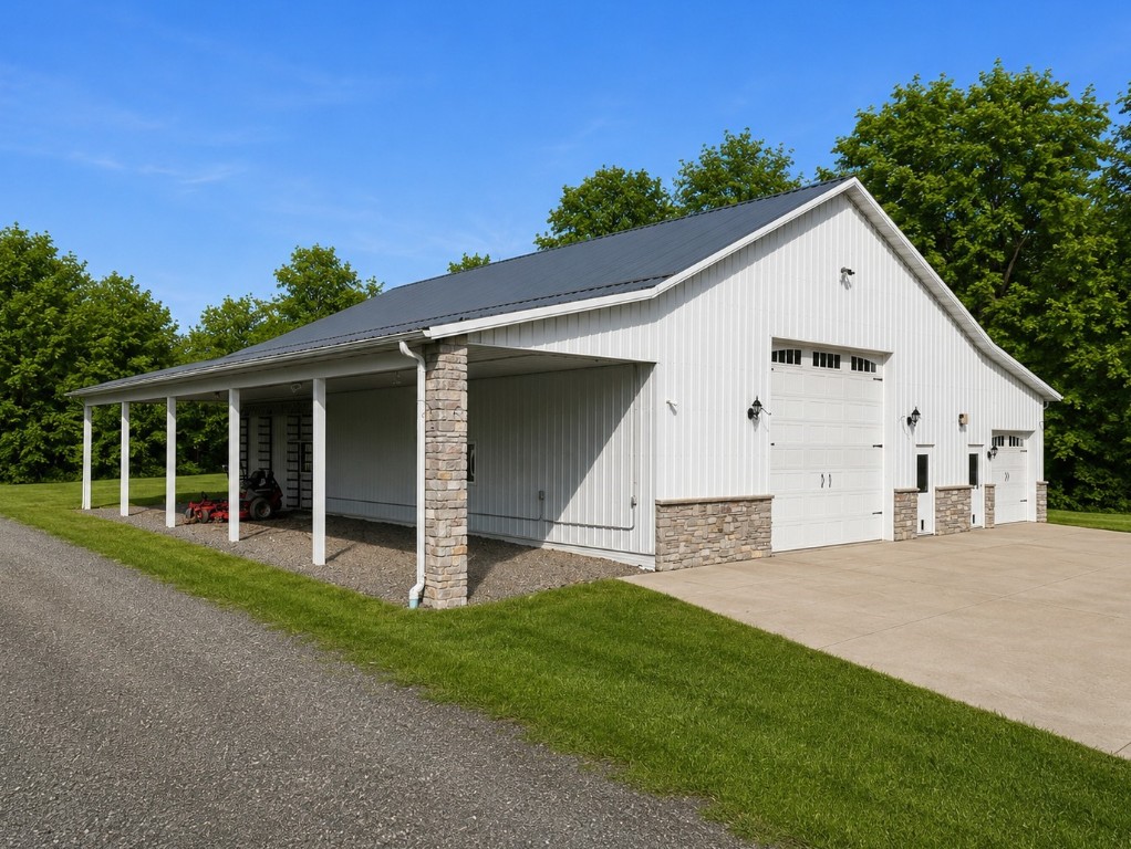 8505 257th Street Cadott, WI 54727 - Photo 4 of 38