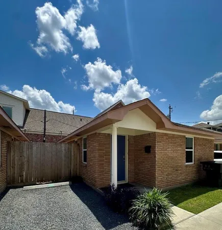 $1,950 | 815 Waverly Street, Houston, TX 77007