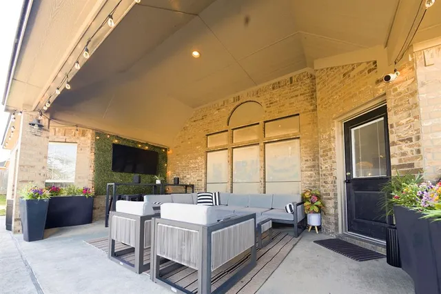 $650,000 | 1880 Chuckwagon Drive, Midlothian, TX 76065