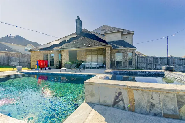 $650,000 | 1880 Chuckwagon Drive, Midlothian, TX 76065