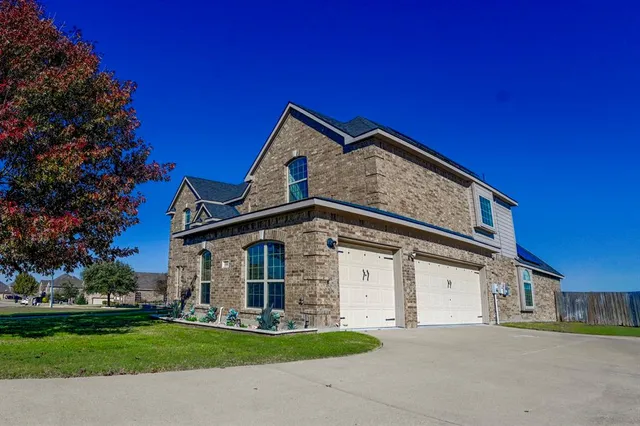 $650,000 | 1880 Chuckwagon Drive, Midlothian, TX 76065