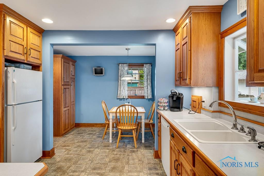 3916 Garrison Road Toledo, OH 43613 - Photo 12 of 39 Gallery Image 12