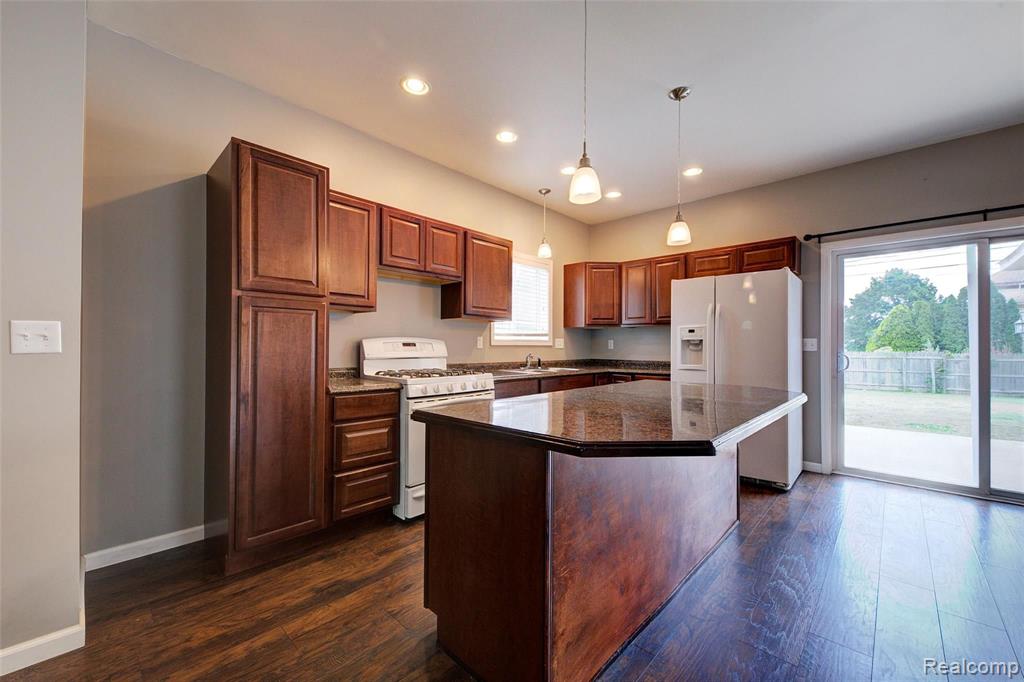 503 East Clinton Street Howell, MI 48843 - Photo 8 of 58