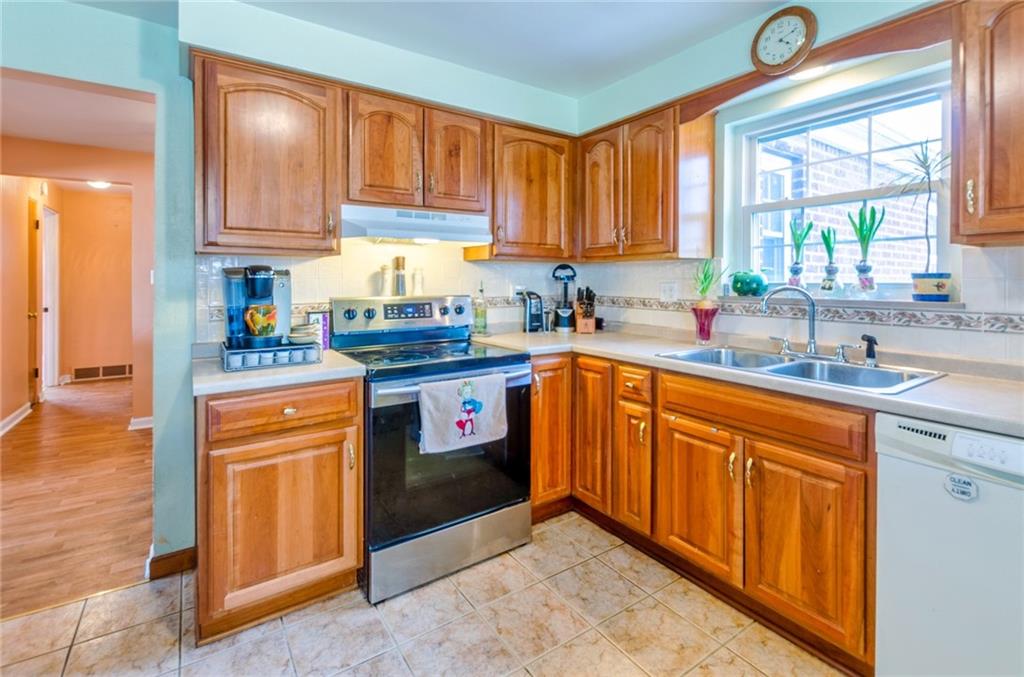 123 Linden Road Canonsburg, PA 15317 - Photo 6 of 25 Gallery Image 6
