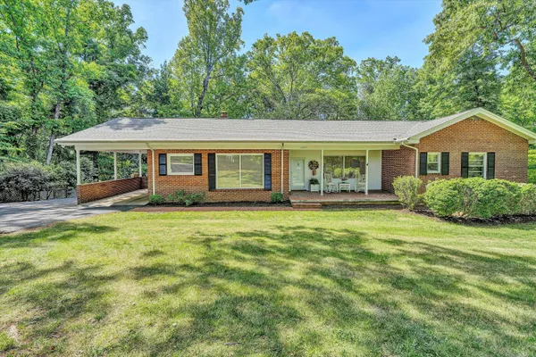 $319,999 | 1307 Valley View Road, Martinsville, VA 24112
